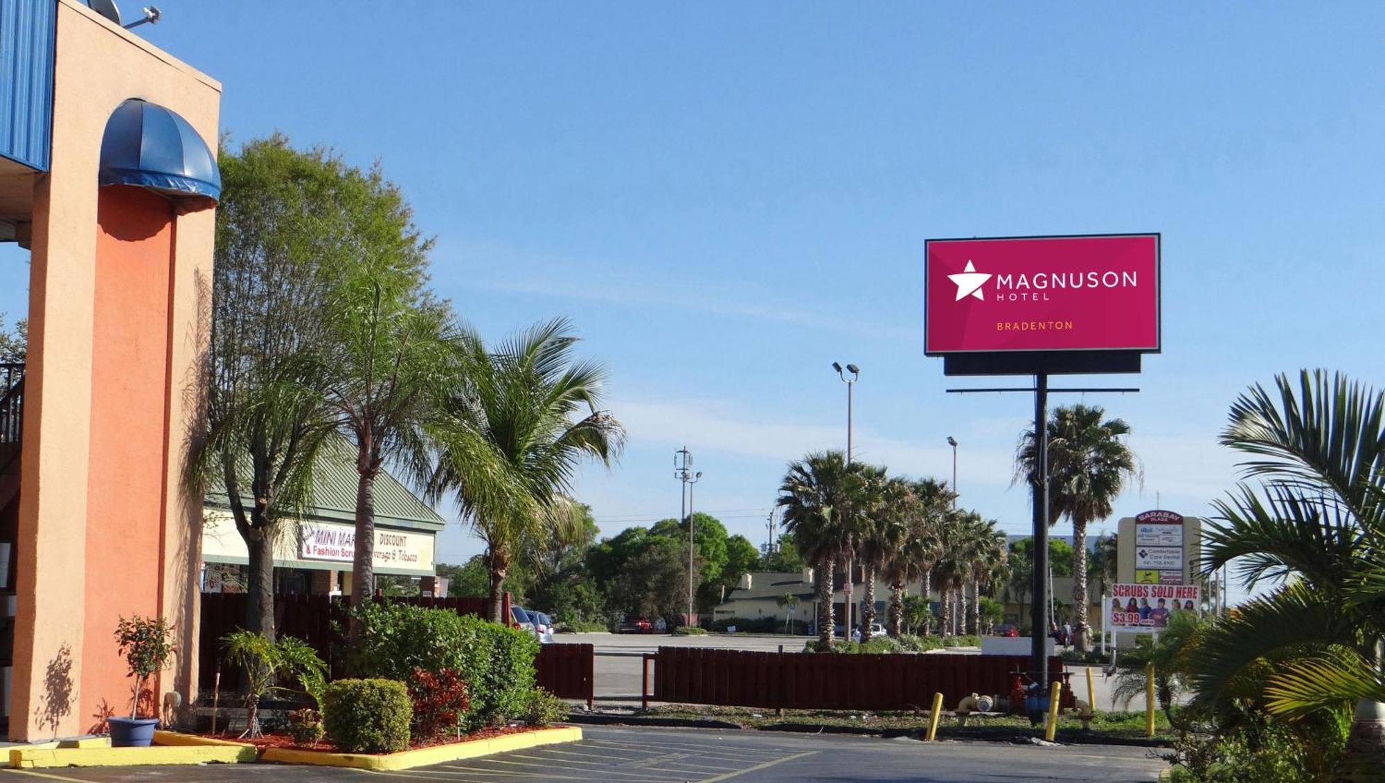 Magnuson Hotel Bradenton Bagian luar foto