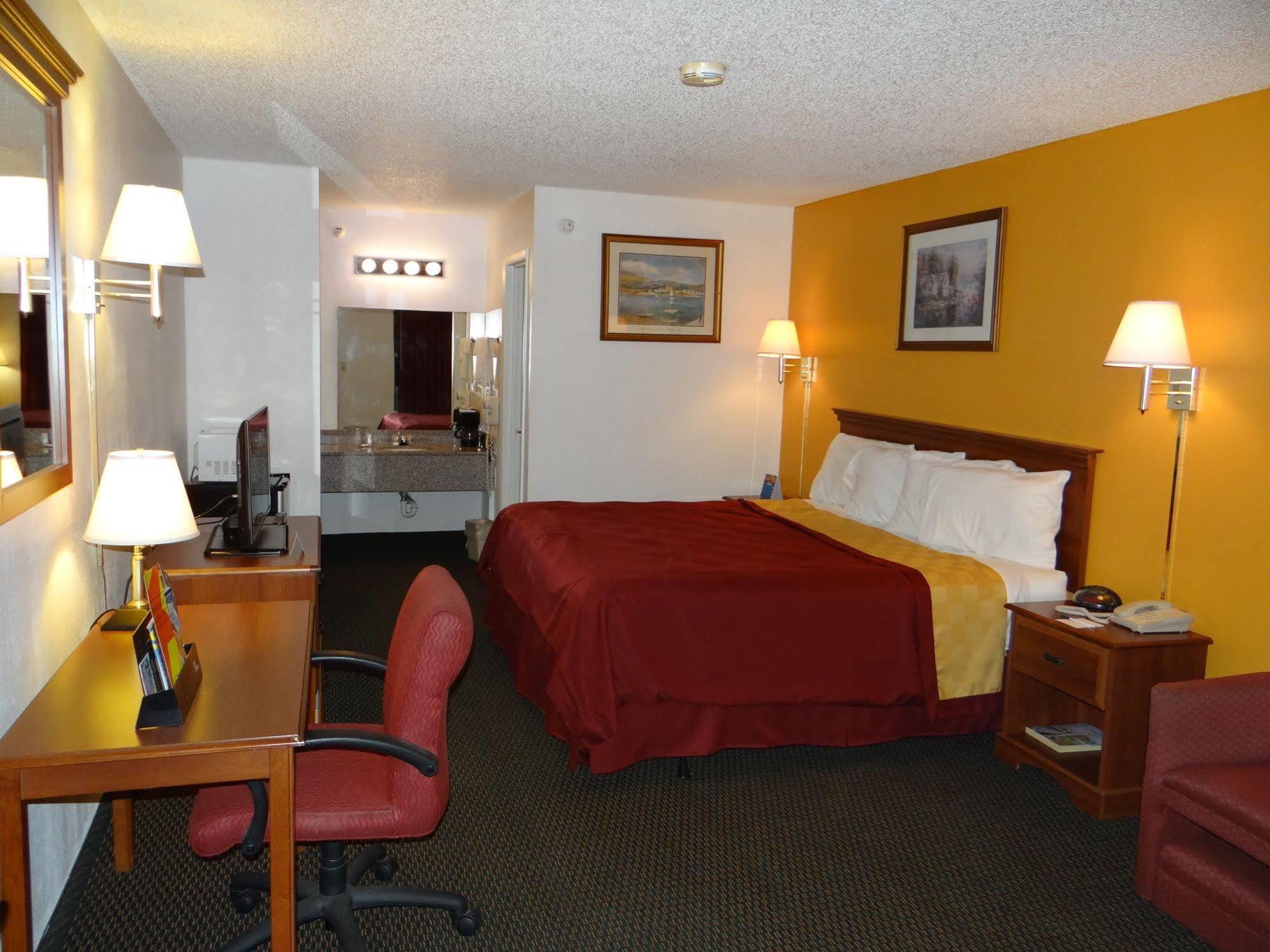 Magnuson Hotel Bradenton Bagian luar foto